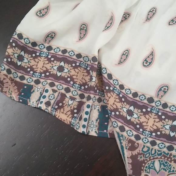 ❤️SOLD!❤️LA Hearts Lacey Paisley Floral Crop Top - Picture 5 of 8